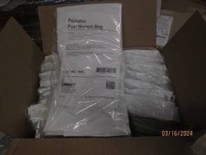 lot 122 image: case of 30 inch x 48 inch white with straight zipper pulls 10 in case