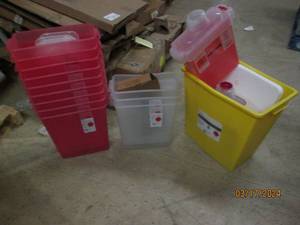 lot 191 image: lot of sharpes conttainers with lids