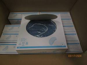 lot 194 image: case of 10 boxes of 75 large hair bouffants blue