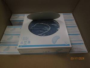 lot 196 image: case of 10 boxes of 75 large hair bouffants blue