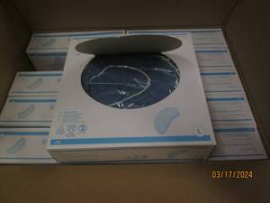 lot 198 image: case of 10 boxes of 75 large hair bouffants blue