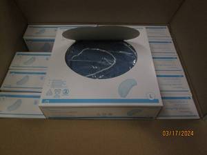 lot 199 image: case of 10 boxes of 75 large hair bouffants blue