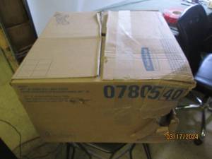 lot 224 image: case of scott jr.jumbo roll bath tissue 12 rolls 1000ft per roll