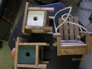 lot 242 image: 2 bird house and a feeder...