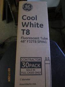 lot 245 image: contracter 30 pack of ge cool white T8 flourescent tube 48 inch lights