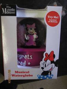 lot 257 image: disney minnie mouse musical waterglobe