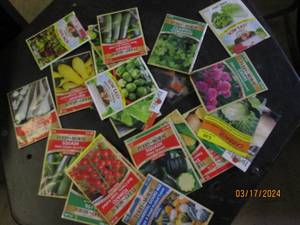 lot 269 image: 25 packages of various vegetable seeds past date