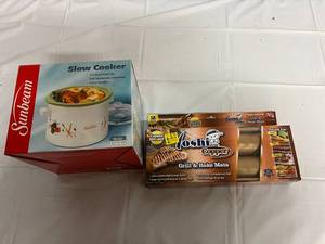 1.5qt Sunbeam Slow Cooker, Yoshi Grill & Bake Mats