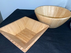 Set of 2 Wood Bowls