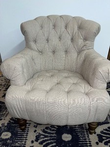 Plush Tufted Upholstered Formal Living Room Chair