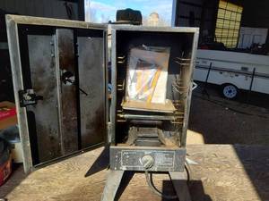 Electric Smoker grill, with gas hook up, untested