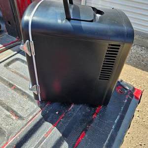 Frigidaire 6 can cooler. DCAC power, New