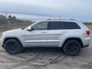 2011 Jeep Grand Cherokee Laredo - 4X4