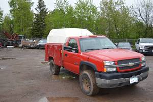 lot 13 image: 2005 Chevy 2500hd Service Truck