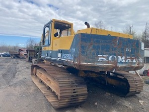 lot 4 image: Komatsu pc220lc