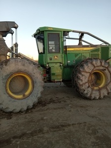 lot 27 image: 2018 John Deer 748L Grapple Skidder