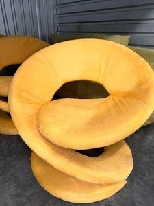 lot 2 image: Jaymar Vintage 1980s Yellow Post Modern Sculptural Spiral Ribbon Chair in Excellent Condition