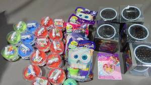 lot 130 image: Mixed Lot Light Up Stars Night Light and Mixed Toys