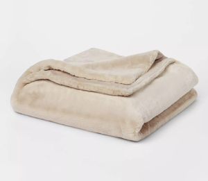 lot 98 image: 60x80 Lush Faux Fur Bed Throw - Threshold 196761800277