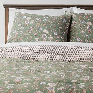 lot 126 image: Boho Reversible Printed Comforter & Sham Set Green Floral TwinTwin Extra Long 191908983240
