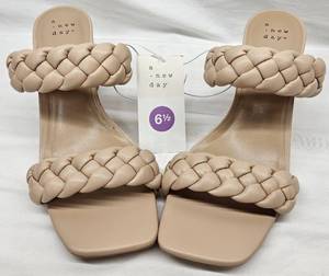 lot 135 image: 12 Pack Womens Basil Mule Heels - A New Day Beige - Size 6.5