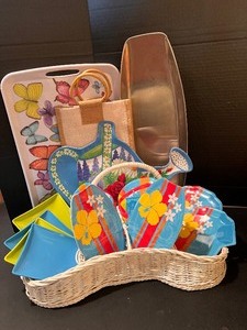 lot 22 image: Summer Fun Picnic Party