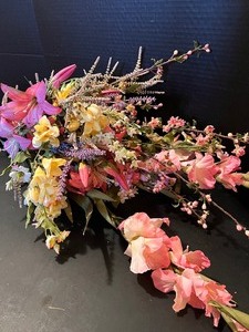 lot 76 image: Vintage Tall Spring Flower Arrangement
