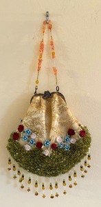 lot 14 image: Stunning Vintage Handbag  Purse
