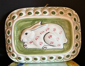 lot 65 image: Beautiful Bunny Cake Plate and Decorative Mold