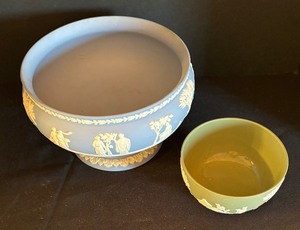lot 97 image: Two Vintage Wedgwood Bowls