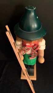 lot 34 image: Irish Nutcracker