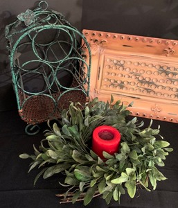 lot 36 image: Fun Collection of Home Decor