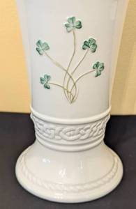 lot 5 image: Belleek Tara Shamrock Vase