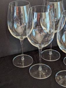 lot 103 image: Luigi Bormioli Wine Glass Set