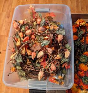 lot 127 image: Assorted Fall Faux Foliage