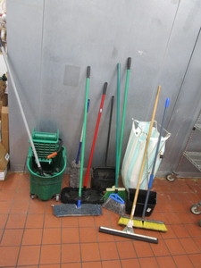 lot 23 image: Janitorial Items