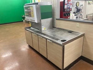 lot 21-A image: Cornelius Fountain Pop Dispenser & Duke Counter (dispenser 30x30x40 counter 7x38x36)