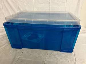 64L Blue Plastic Tote With Lid