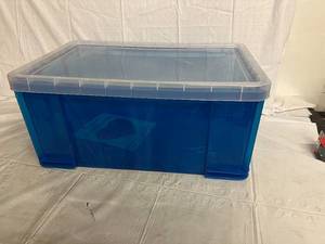 64L Blue Plastic Tote With Lid