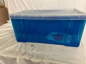 64L Blue Plastic Tote With Lid