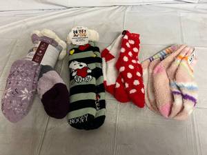 8 Pairs of Fuzzy Socks