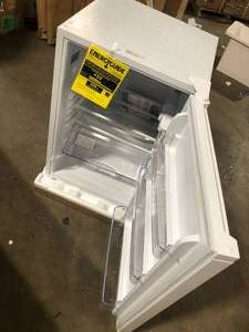 Magic Chef 4.4 cu. ft. Mini Fridge in White without Freezer Customer Returns See Pictures