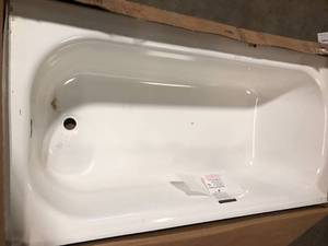 Bootz Industries  Maui 60 in. x 30 in. Soaking Bathtub with Right Drain in White Customer Returns See Pictures