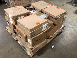Pallet with Assorted ceramic tiles Costumer returns See Pics