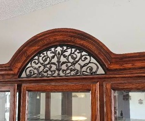 lot 23 image: Handsome Broyhill China Hutch with Scrollwork Crown