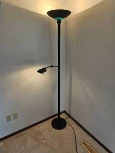 lot 26 image: Vintage Postmodern Mother Daughter Floor Lamp