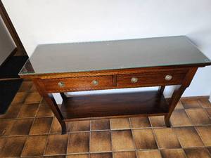 lot 7 image: Handsome Washington Style Console