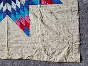 lot 66 image: Vintage Burst Star Quilt
