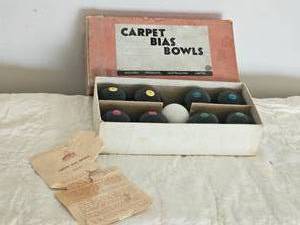 lot 10 image: Vintage Carpet Bias Bowl Floor Game