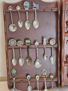 lot 68 image: Primitive Dcor Souvenir Collection of Spoons A
